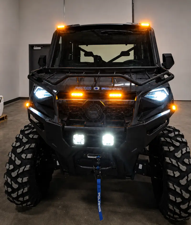 Utility vehicle with amber warning lights